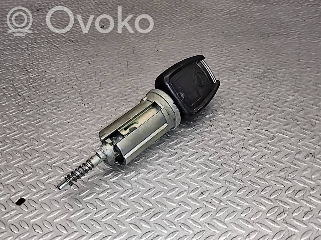 Opel Astra G Užvedimo spynelė 