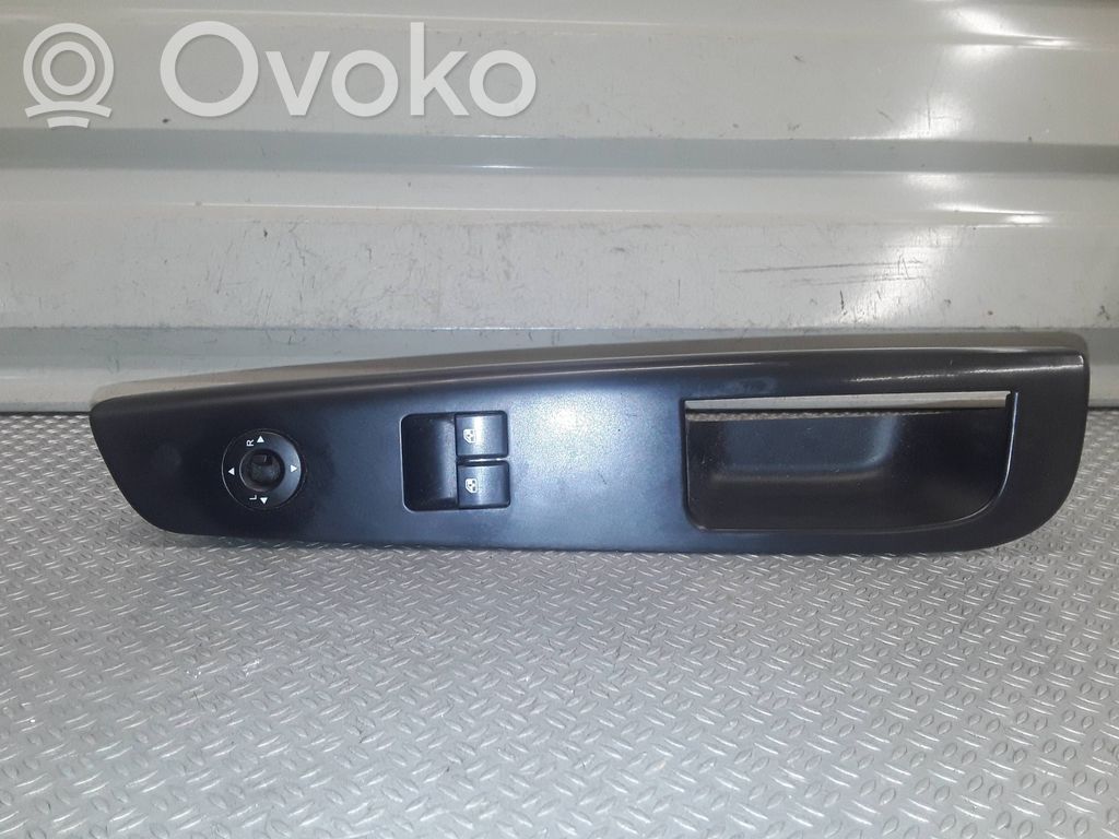 KIA Ceed Electric window control switch 