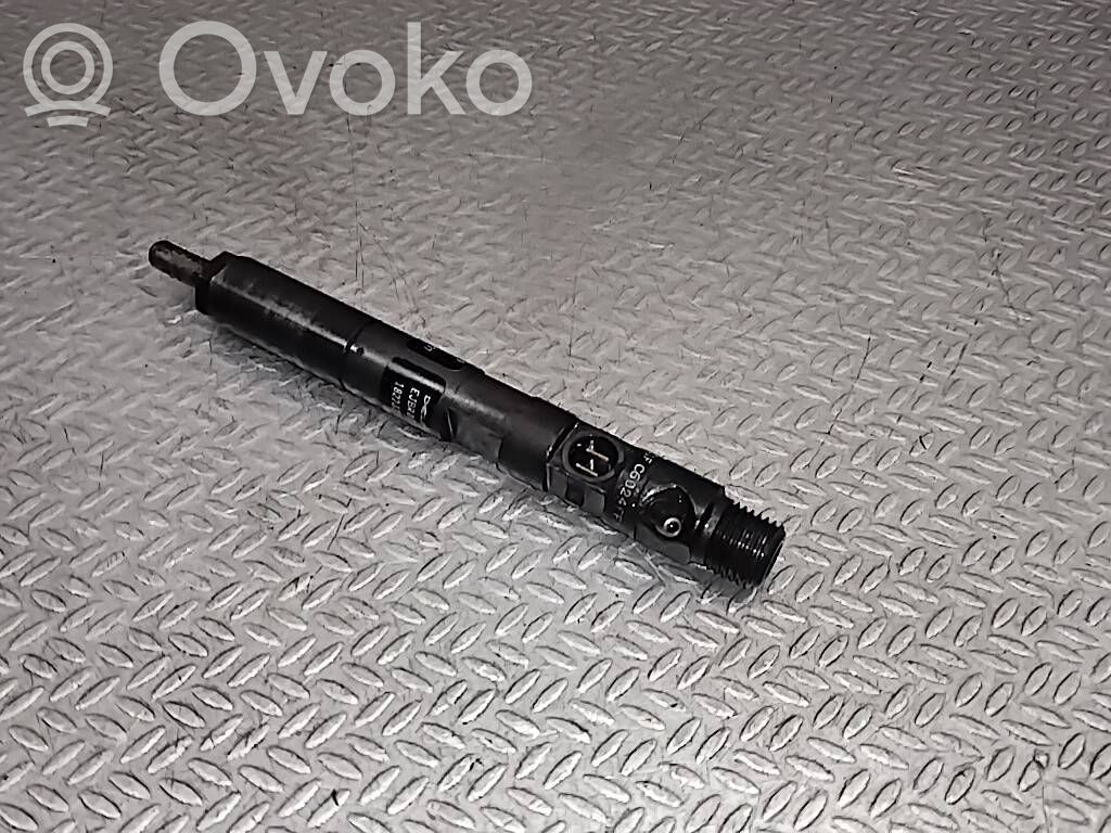 Nissan Note (E11) Inyector de combustible 