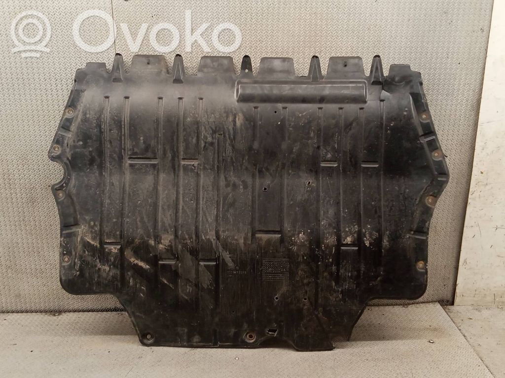 Engine splash shield/under tray   5C0825237B