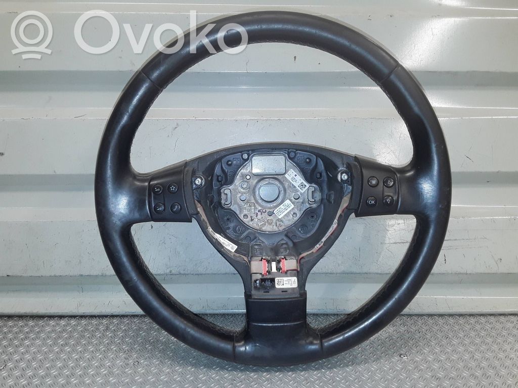 Volkswagen PASSAT B6 Ohjauspyörä 