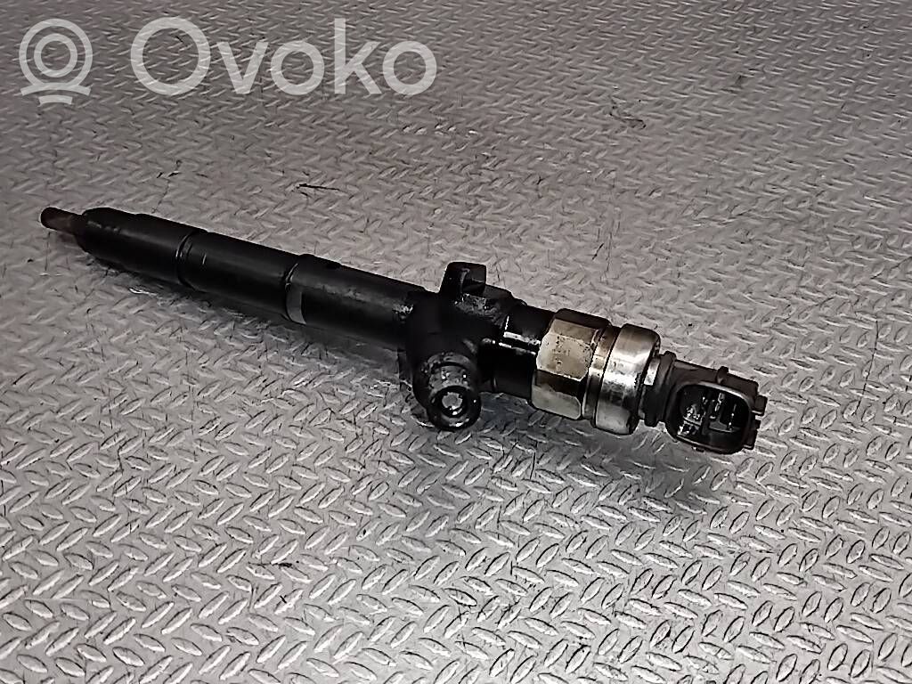 Nissan Almera Tino Inyector de combustible 