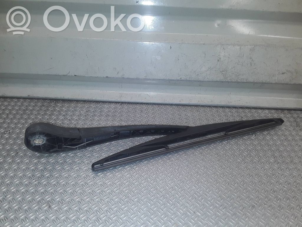 Rear wiper blade