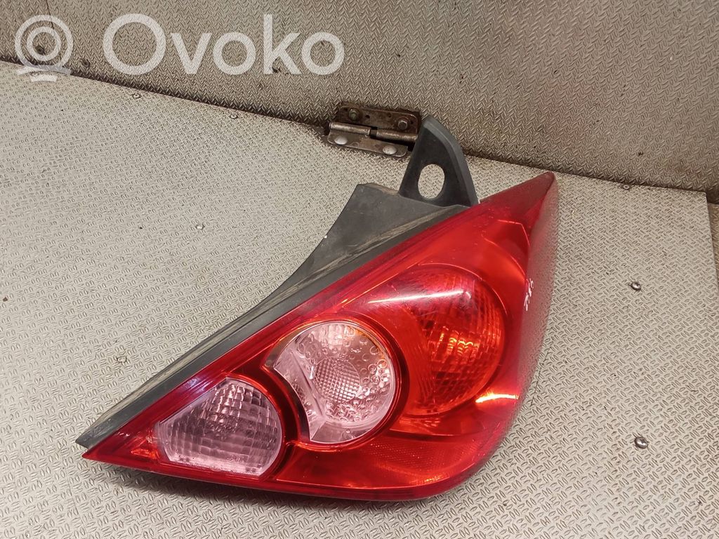 Nissan Tiida C11 Feux arrière / postérieurs