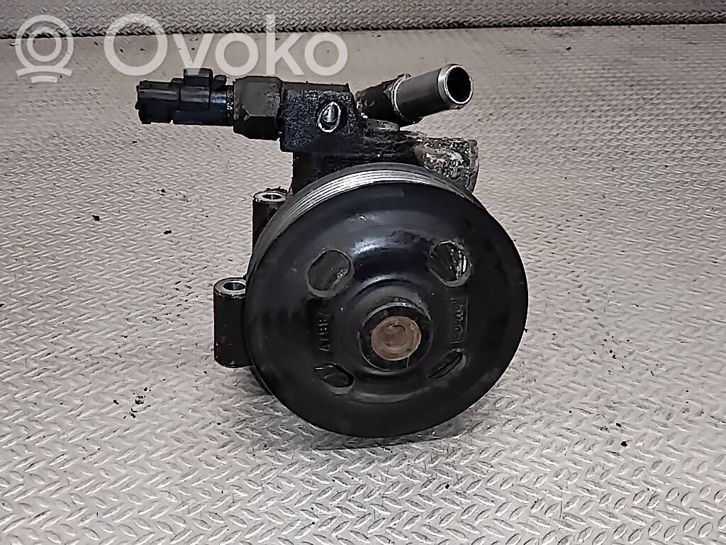 Ford Mondeo MK IV Ohjaustehostimen pumppu 