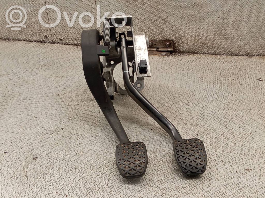 Pedal assembly   6787111,6761310