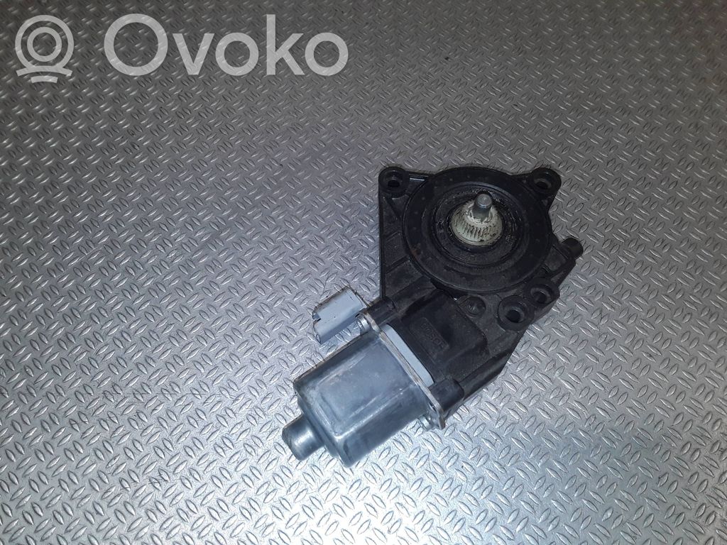 KIA Venga Aizmugurē loga pacēlāja motoriņš 