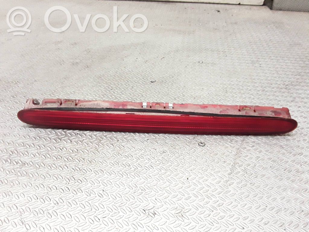 Kolmas/lisäjarruvalo   1T0945097A