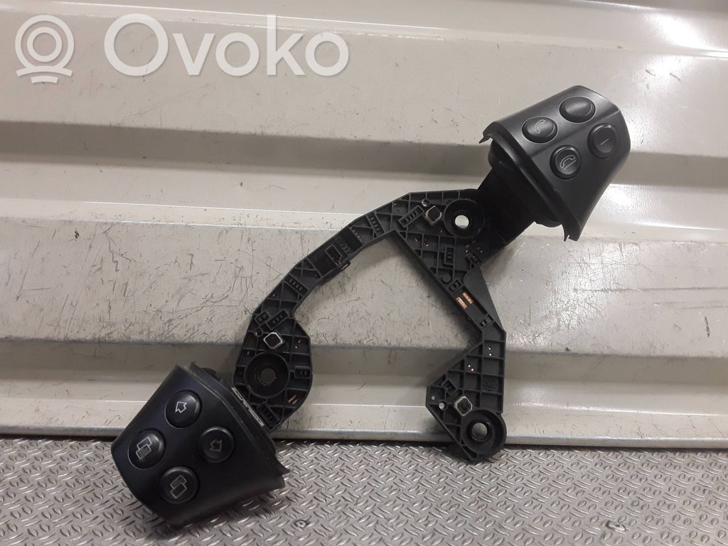 Mercedes-Benz A W169 Boutons / interrupteurs volant