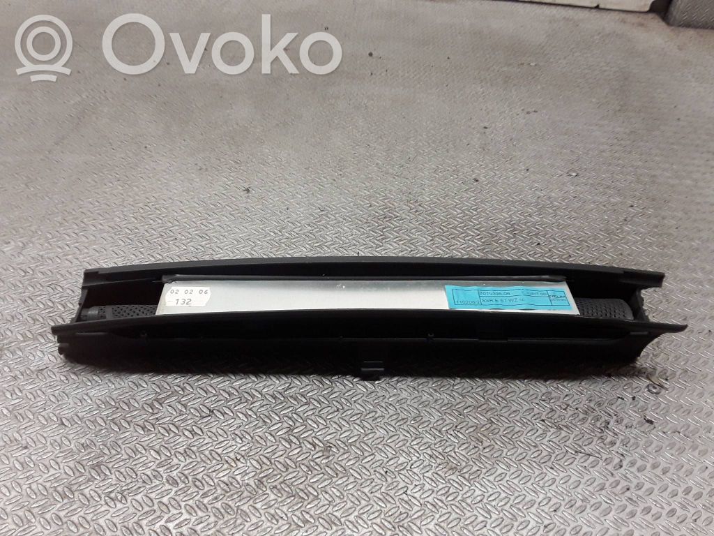 BMW 5 E60 E61 Aizmugurē logu aizkars 