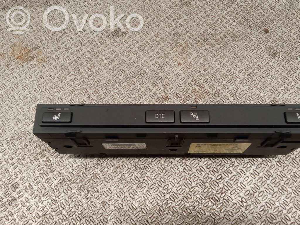 Seat heating switch   6985750