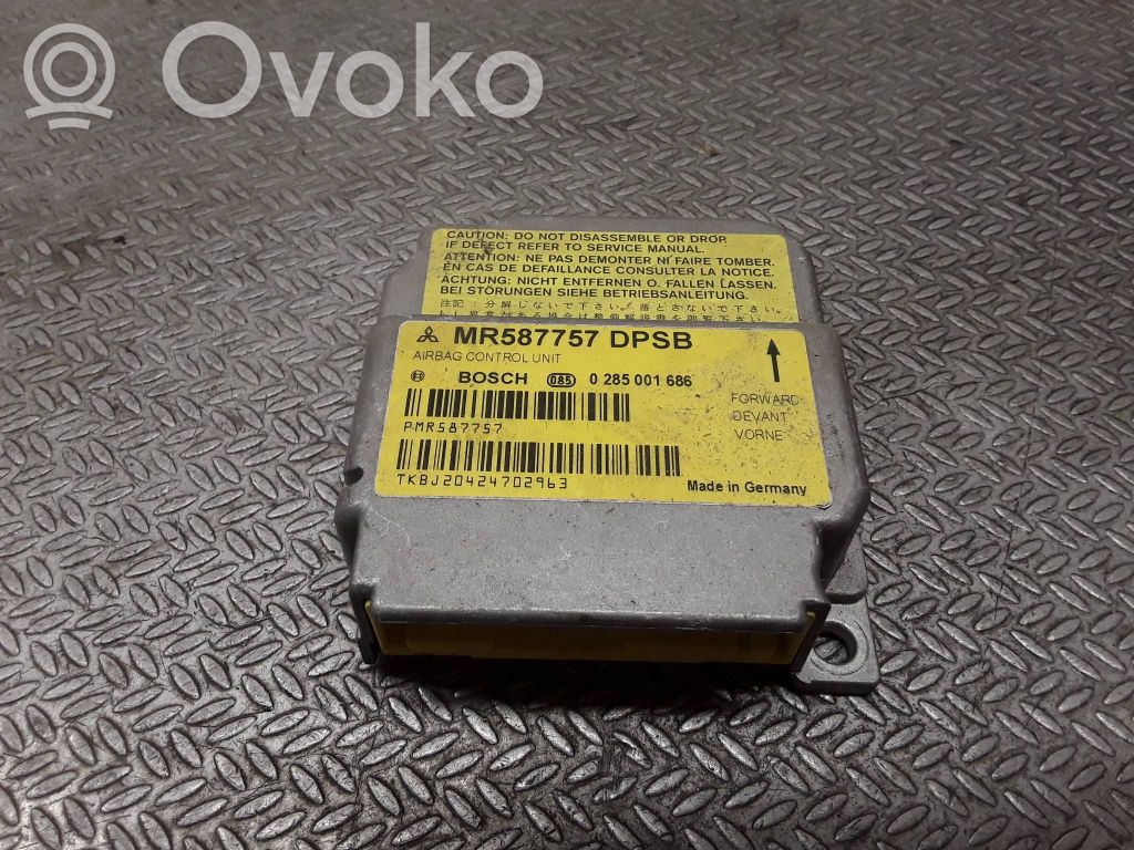 Unidad de control/módulo del Airbag   MR587757