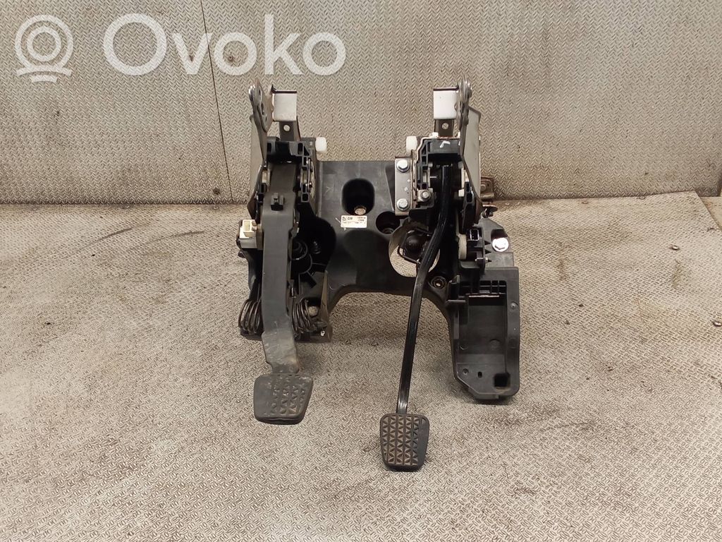 Opel Insignia A Pedal assembly 