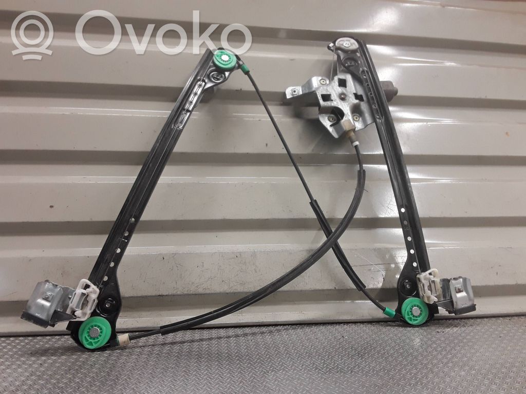 Chrysler Pacifica Front door window regulator with motor 