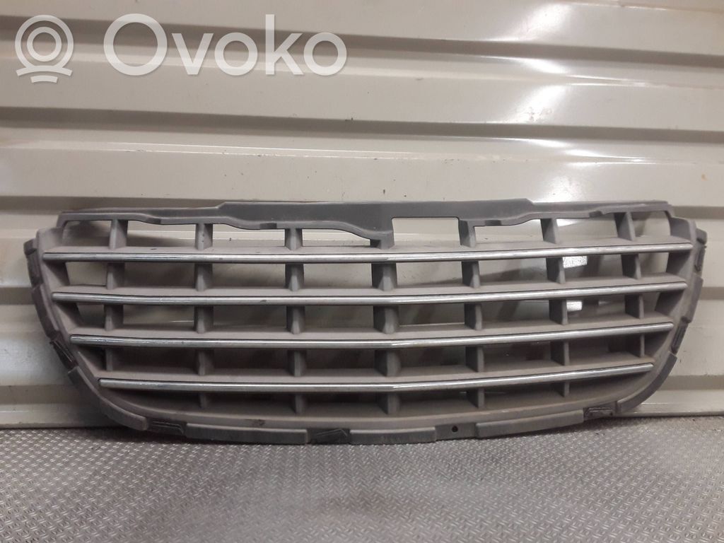 Chrysler Pacifica Front bumper upper radiator grill 