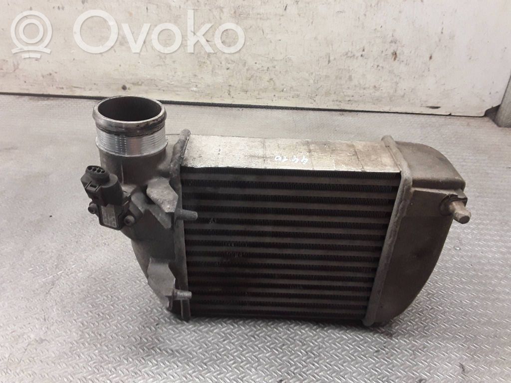 Interkūlerio radiatorius   4F0145805M