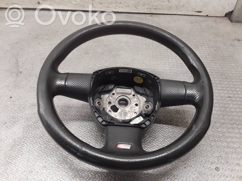 Audi A4 S4 B7 8E 8H Ohjauspyörä 