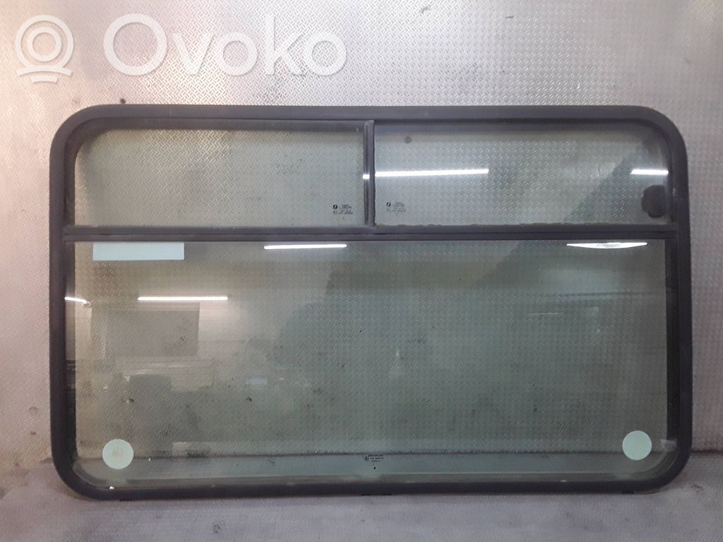 Side middle window/glass