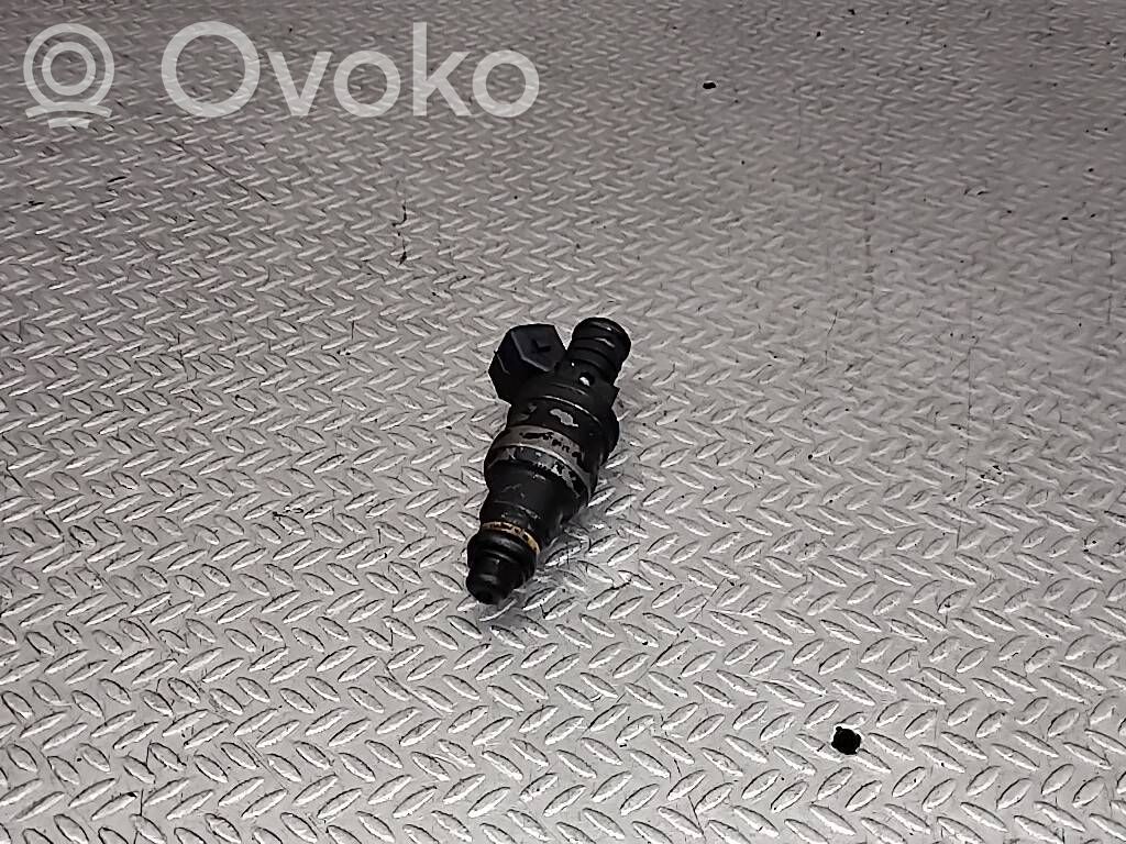 Saab 9-5 Fuel injector 