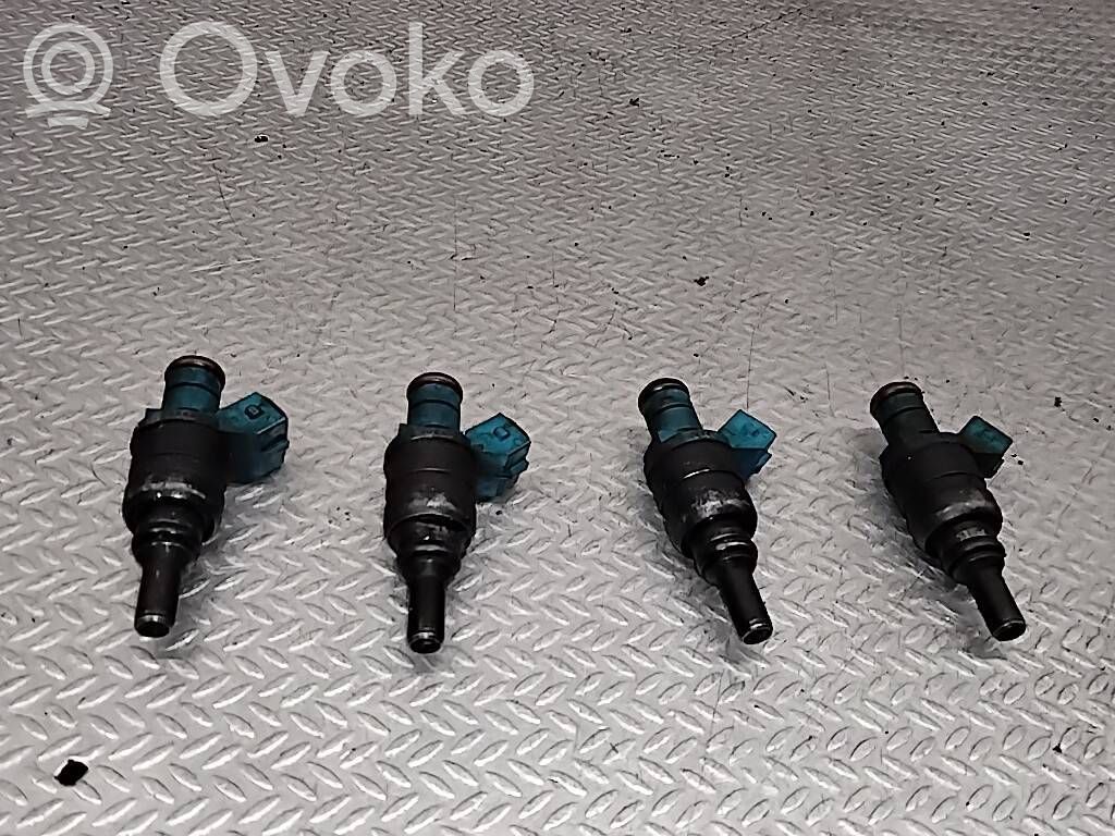 Audi A4 S4 B5 8D Set injectoare combustibil 