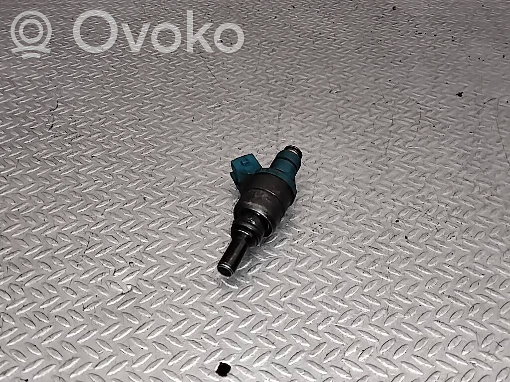 Audi A4 S4 B5 8D Injektor Einspritzdüse 
