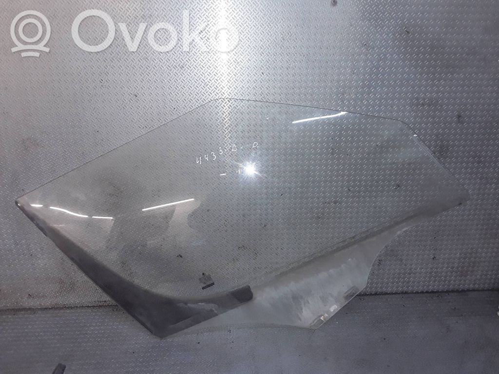 Etuoven ikkunalasi, neliovinen malli