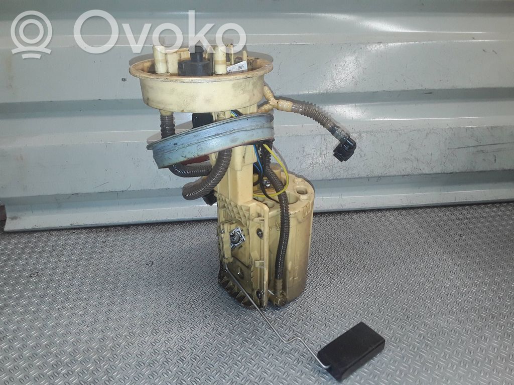 Bomba interna de combustible   8E0919050F