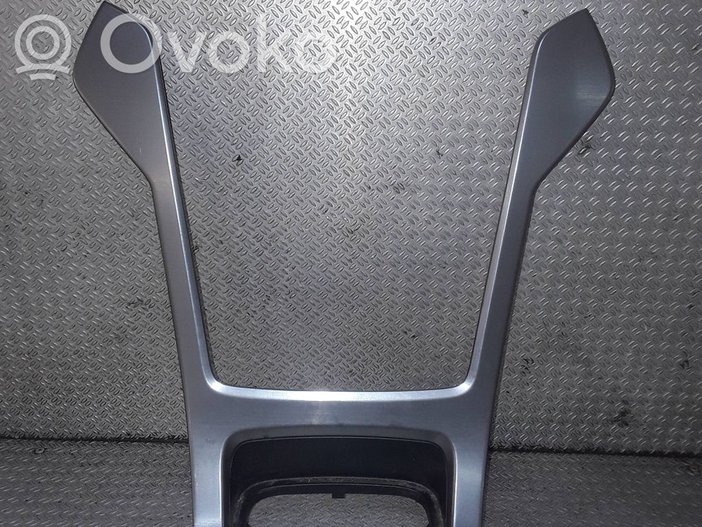 Ford Mondeo MK IV Panelės apdaila 