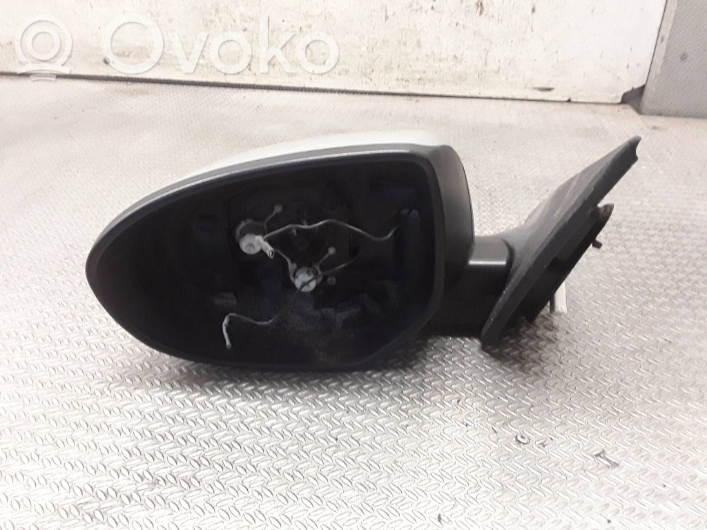Front door electric wing mirror   E4022683,E4022684