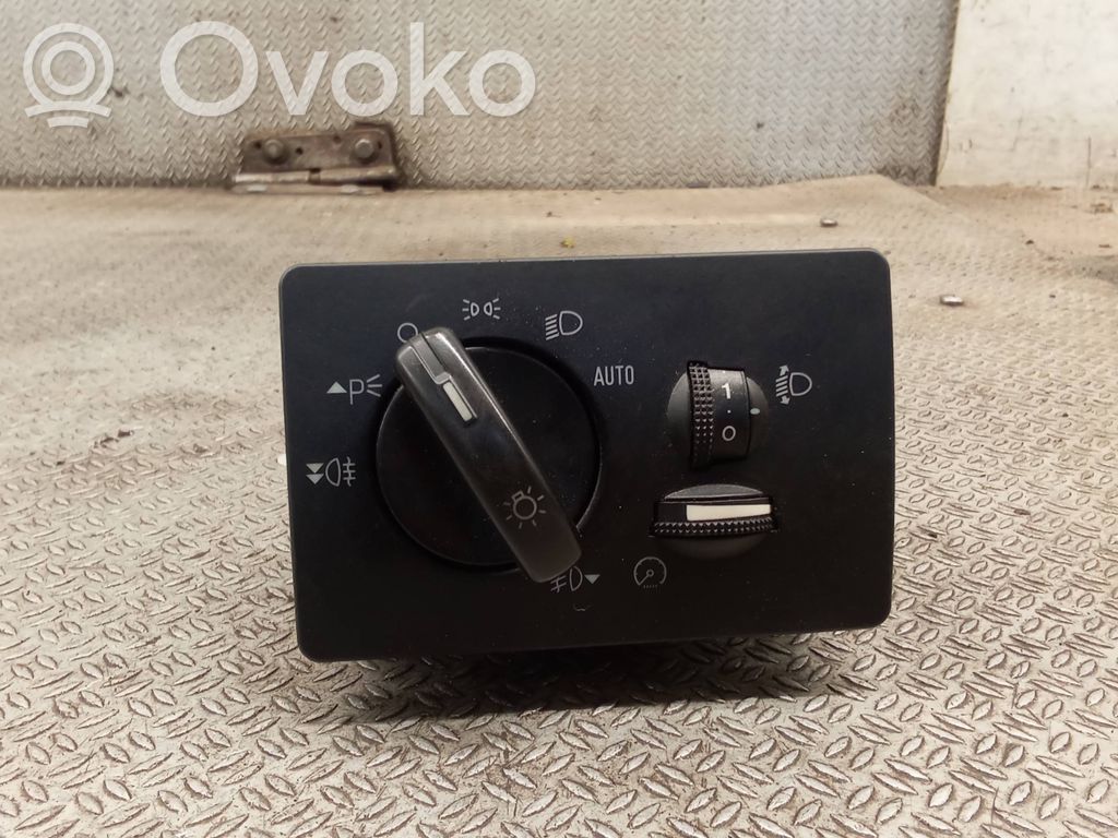 Lukturu slēdzis   7M5T13A024CA