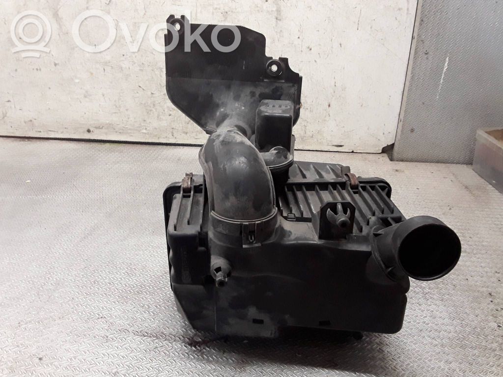 Mazda CX-7 Air filter box 