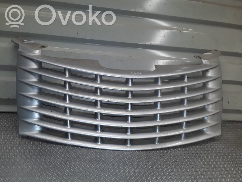 Chrysler PT Cruiser Front bumper upper radiator grill 