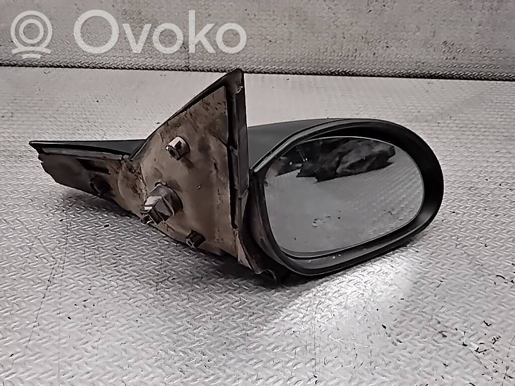 Front door electric wing mirror   E1010446