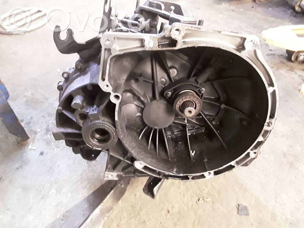 Volvo V70 Manualna 5-biegowa skrzynia biegów 