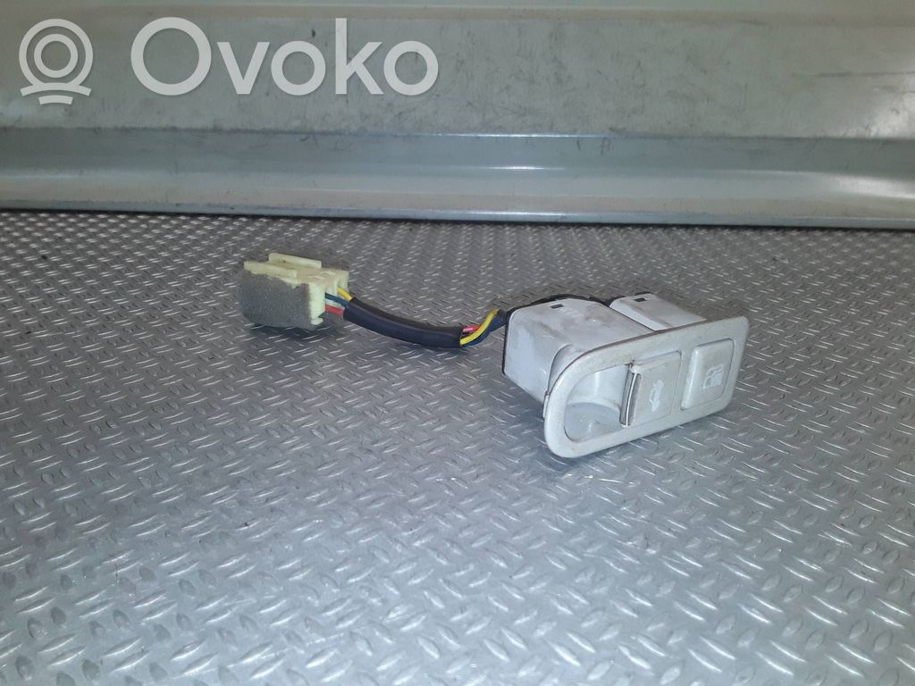 Hyundai Sonata Interruptor para abrir la puerta trasera 