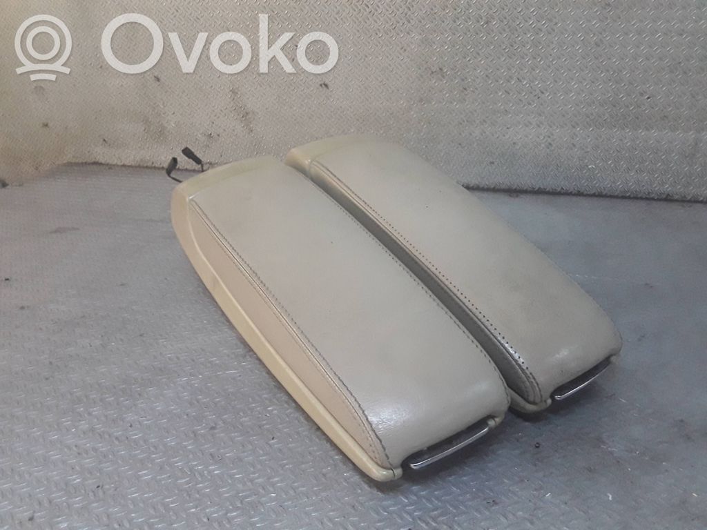 Armrest   4E0864206