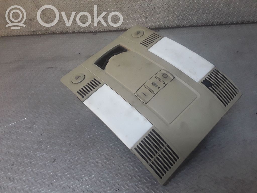 Audi A8 S8 D3 4E Front seat light 