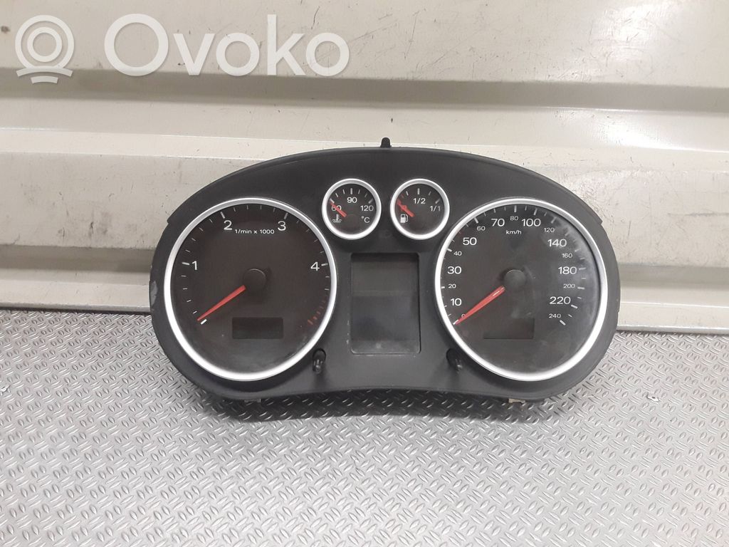 Audi A2 Spidometras (prietaisų skydelis) 