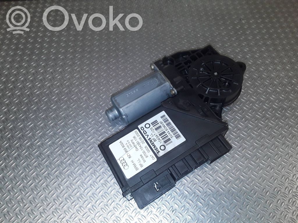 Motor del regulador de la ventanilla de la puerta delantera   8Z1959802A