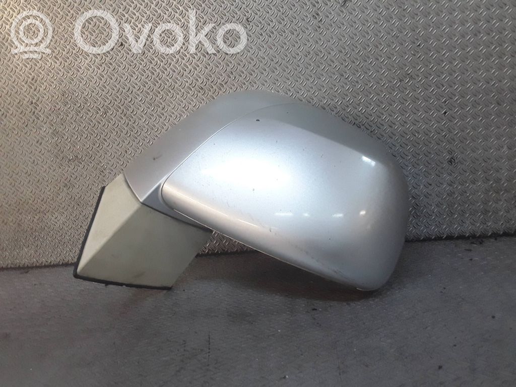 Chevrolet Captiva Front door electric wing mirror 