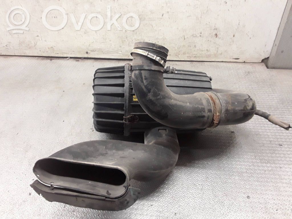 Iveco Daily 35.8 - 9 Luftfilterkasten 