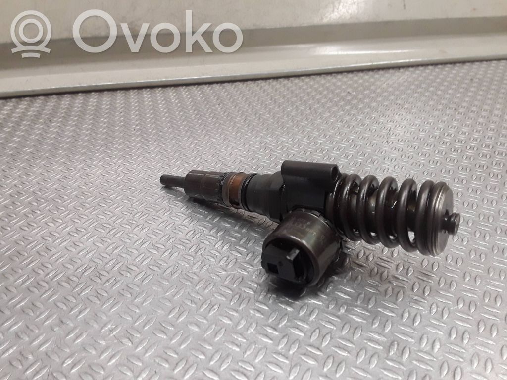 Volkswagen Touran I Injector combustibil 