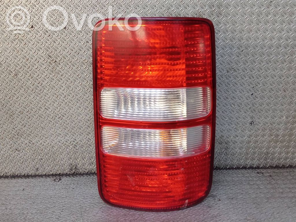 Rear/tail lights   2K0945112C