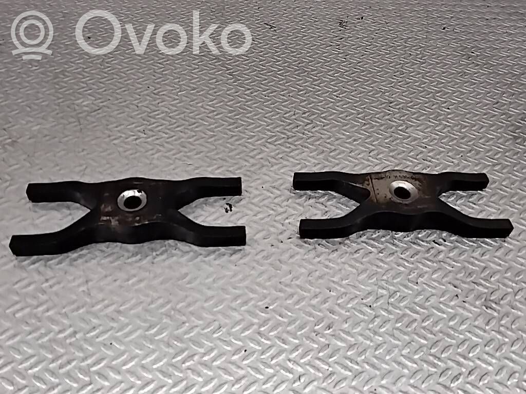 Abrazadera del inyector de combustible   6C1Q9L535AC
