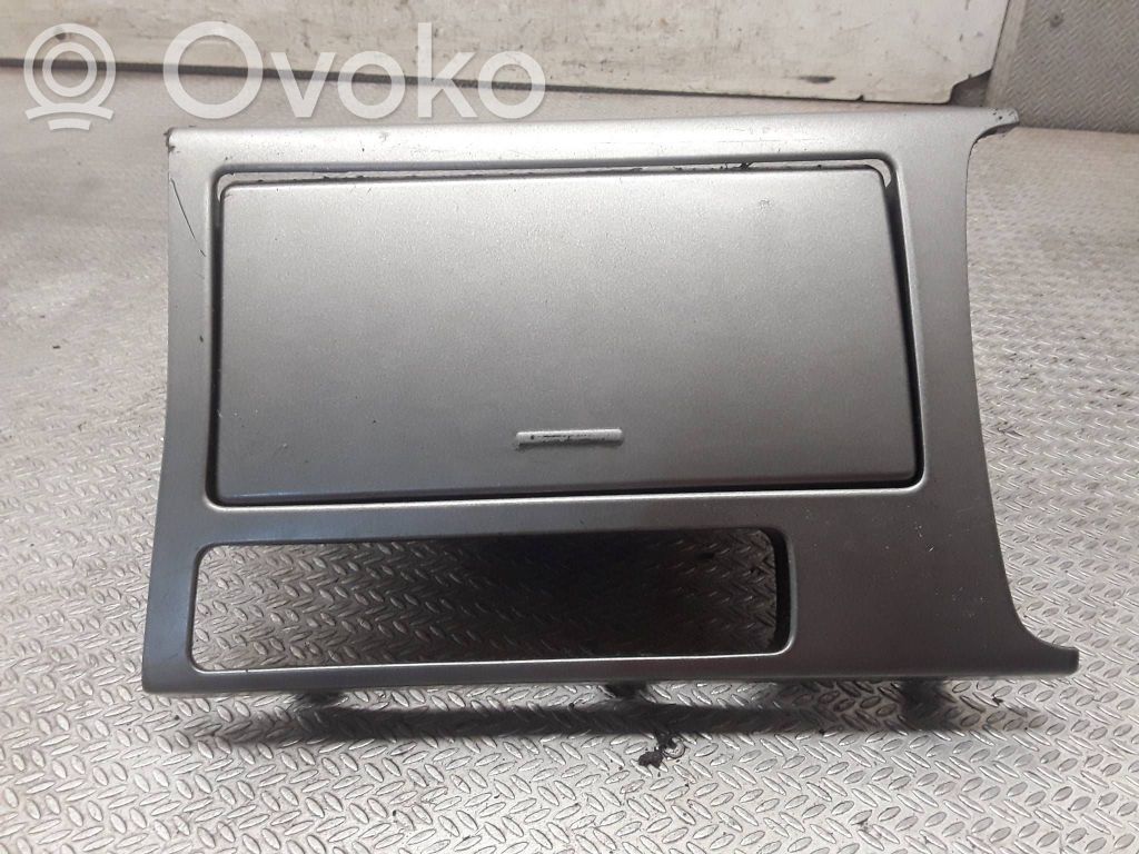 Mazda 6 Cup holder front 