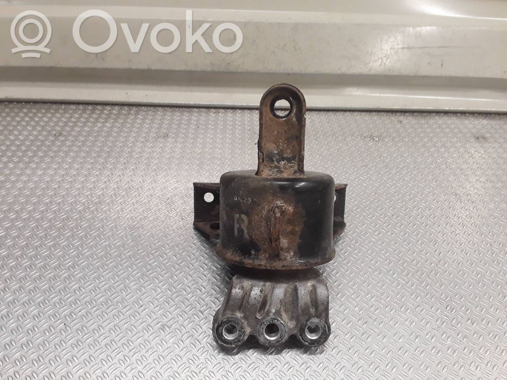 Подушка двигателя