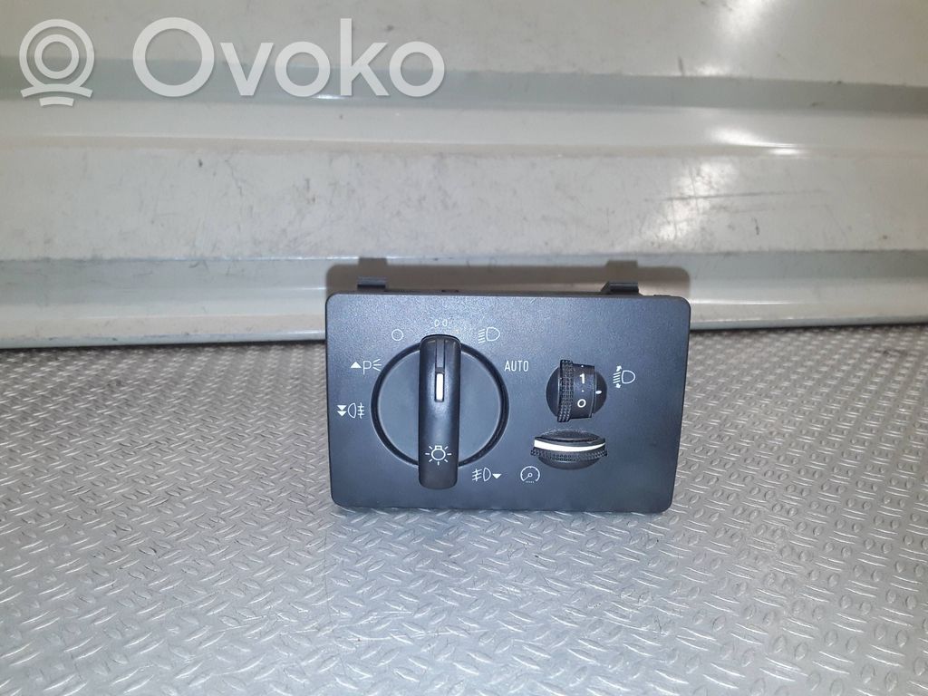 Ford C-MAX I Light switch 