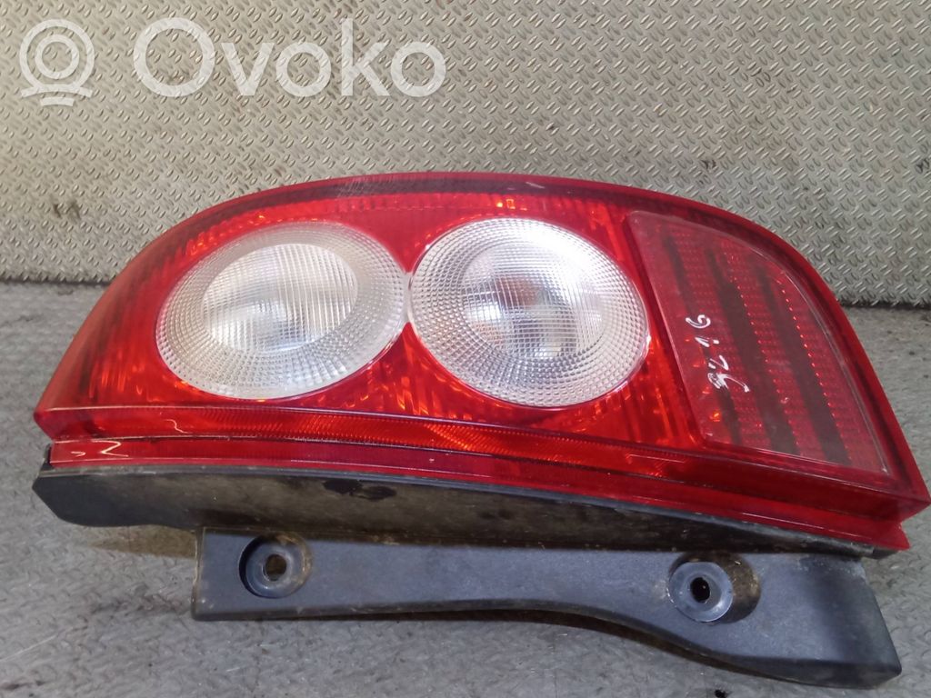 Nissan Micra Feux arrière / postérieurs