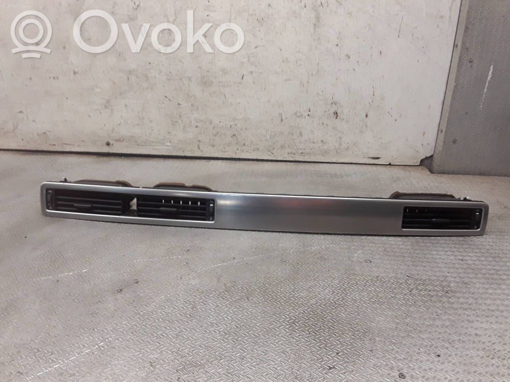 Grille d'aération centrale   30715143