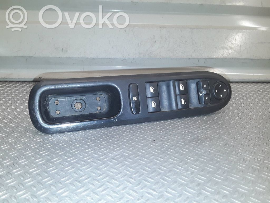 Peugeot 407 Interruttore di controllo dell’alzacristalli elettrico 